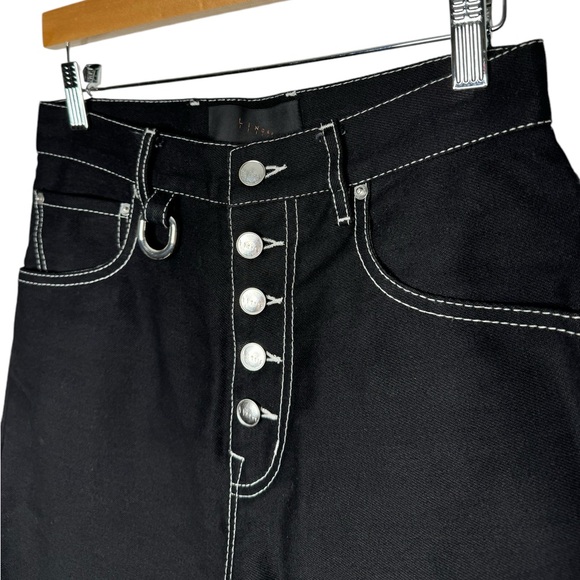 Linder NYC | Denim Dakota Shorts in Black W28 - Picture 4 of 11